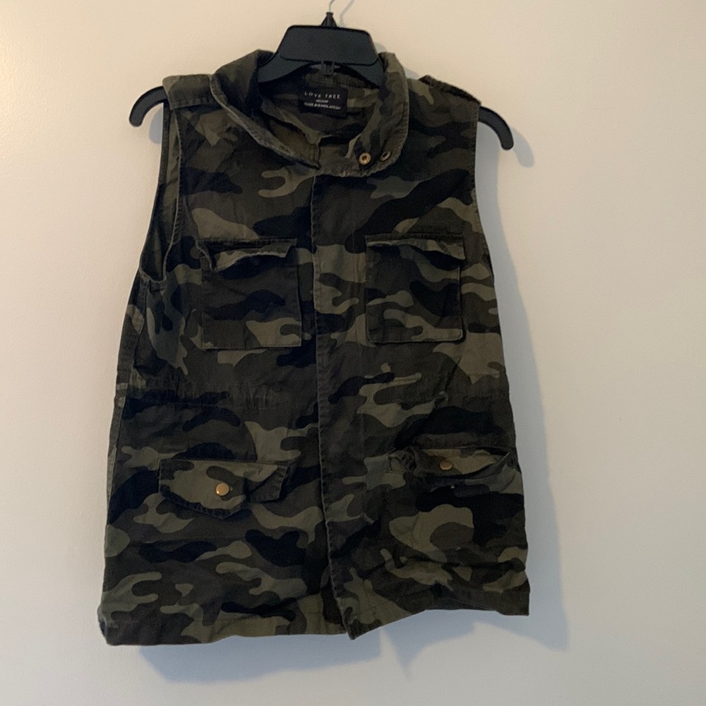 LOVE TREE SAFARI CAMOUFLAGE MILITARY UTILITY CAMO VEST